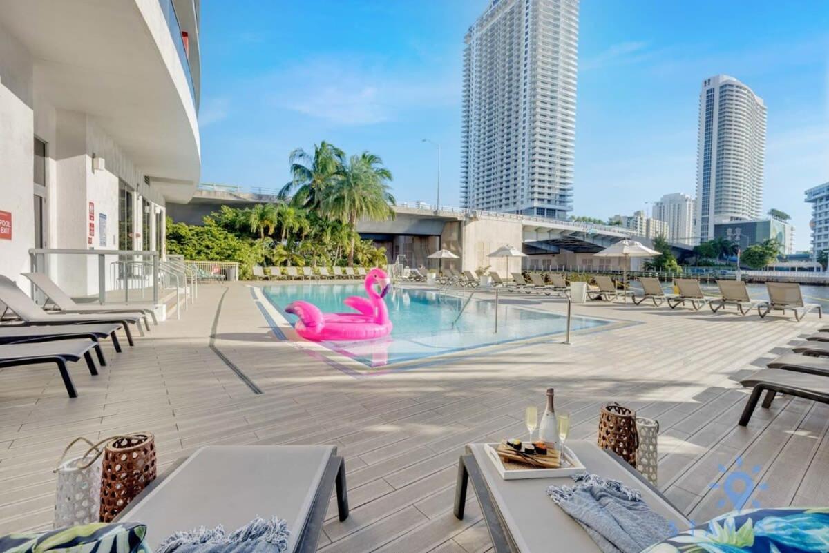 Balcony - Pool - Near Beach - Gym Hallandale Beach Dış mekan fotoğraf