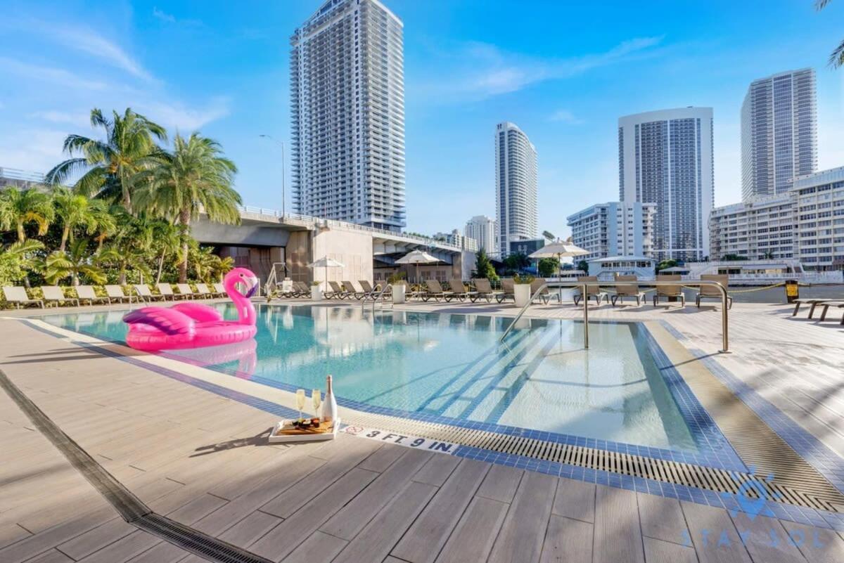 Balcony - Pool - Near Beach - Gym Hallandale Beach Dış mekan fotoğraf