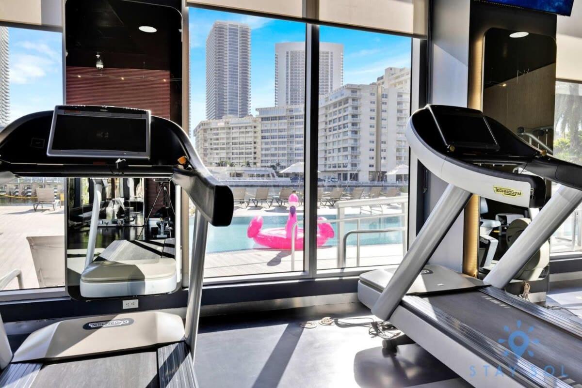 Balcony - Pool - Near Beach - Gym Hallandale Beach Dış mekan fotoğraf