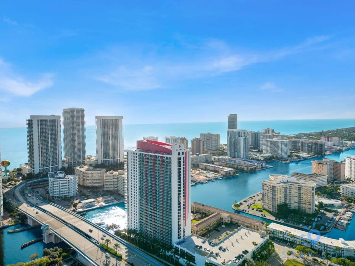 Balcony - Pool - Near Beach - Gym Hallandale Beach Dış mekan fotoğraf