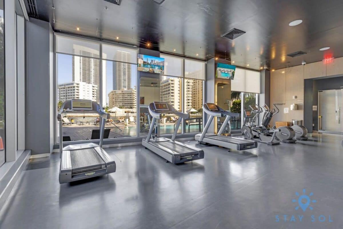 Balcony - Pool - Near Beach - Gym Hallandale Beach Dış mekan fotoğraf