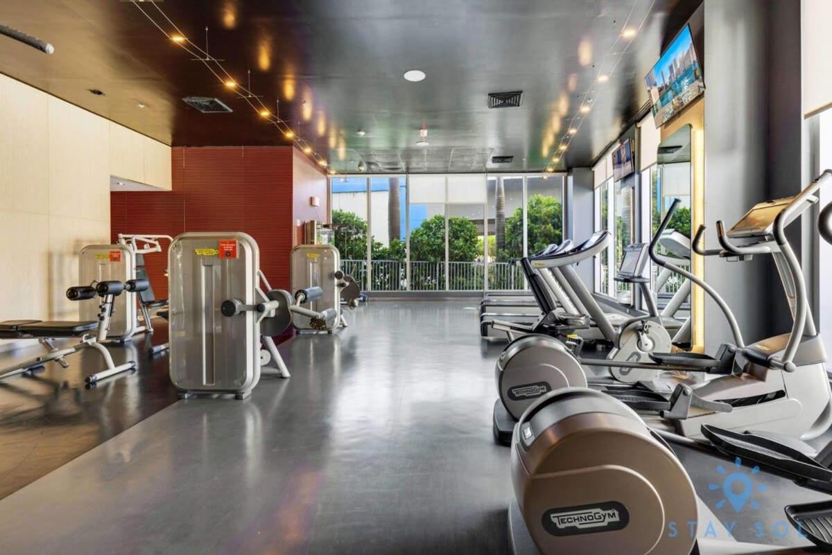 Balcony - Pool - Near Beach - Gym Hallandale Beach Dış mekan fotoğraf