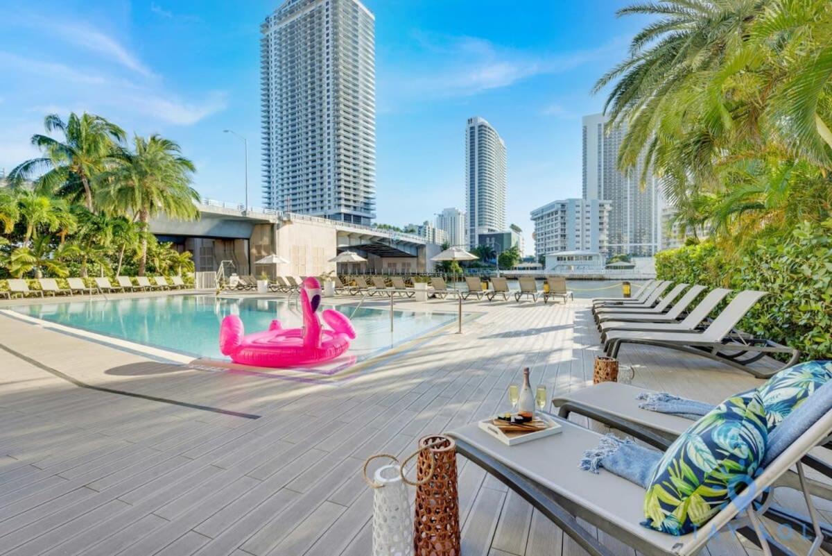 Balcony - Pool - Near Beach - Gym Hallandale Beach Dış mekan fotoğraf